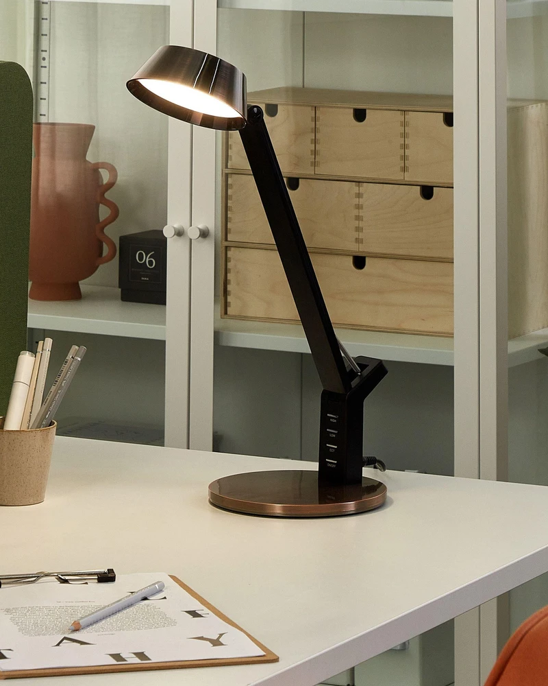 Beliani LED stalinė lempa CHAMAELEON su reguliatoriumi metalinė varinė