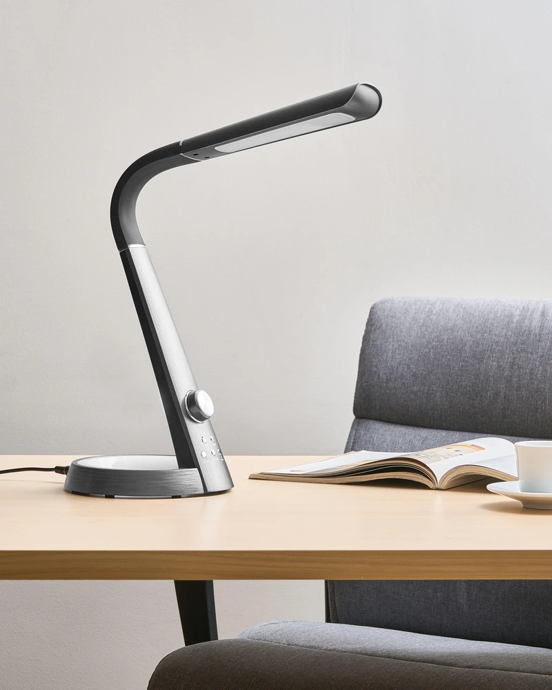 Beliani LED stalo lempa CANOPUS su USB jungtimi juoda