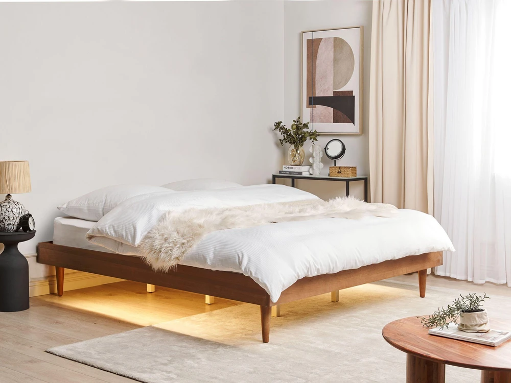 Beliani LOVA LED TOUCY 180 x 200 cm, rudo uosio spalvos