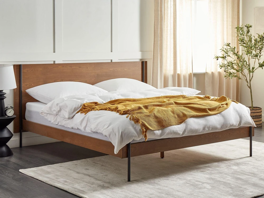 Beliani Lova LIBERMONT 180 x 200 cm tamsaus uosio spalvos