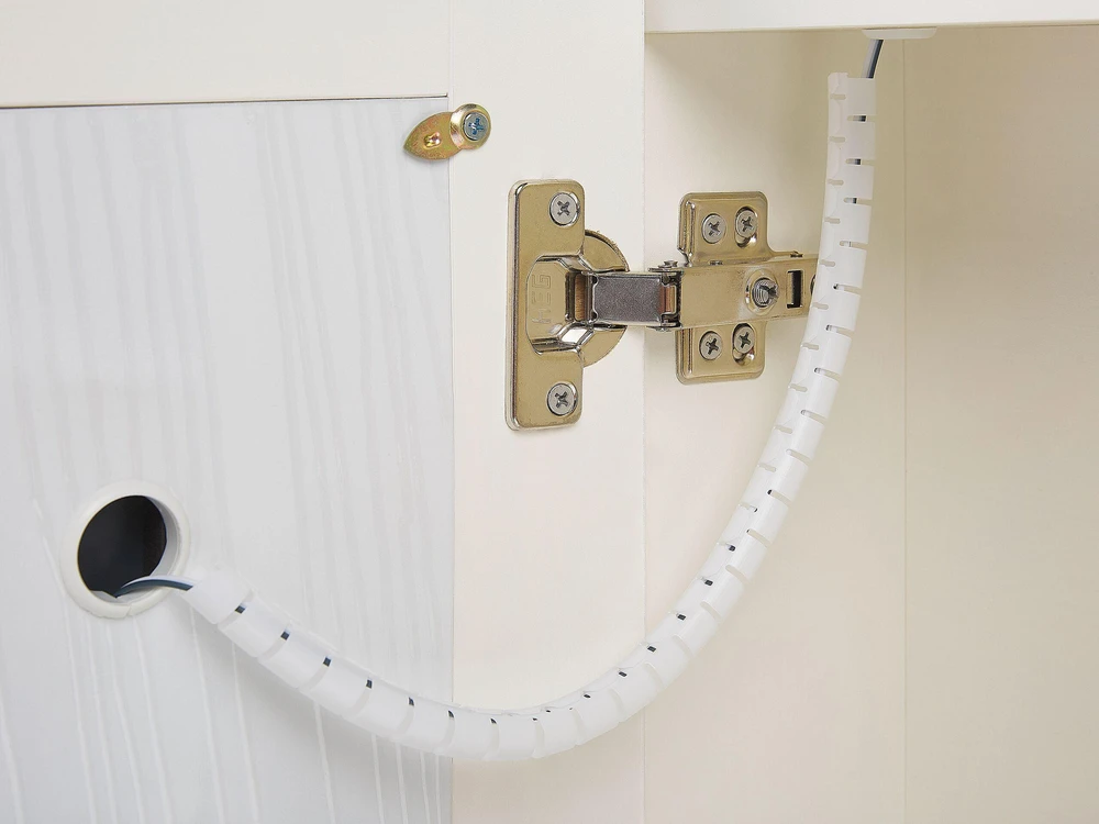 Beliani Pakabinama vonios kambario spintelė su LED veidrodžiu CHABUNCO 60 cm 60 cm balta