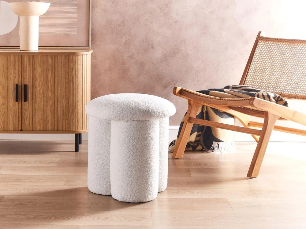 Beliani Pufas CARRINGTON Boucle, natūralios baltos spalvos