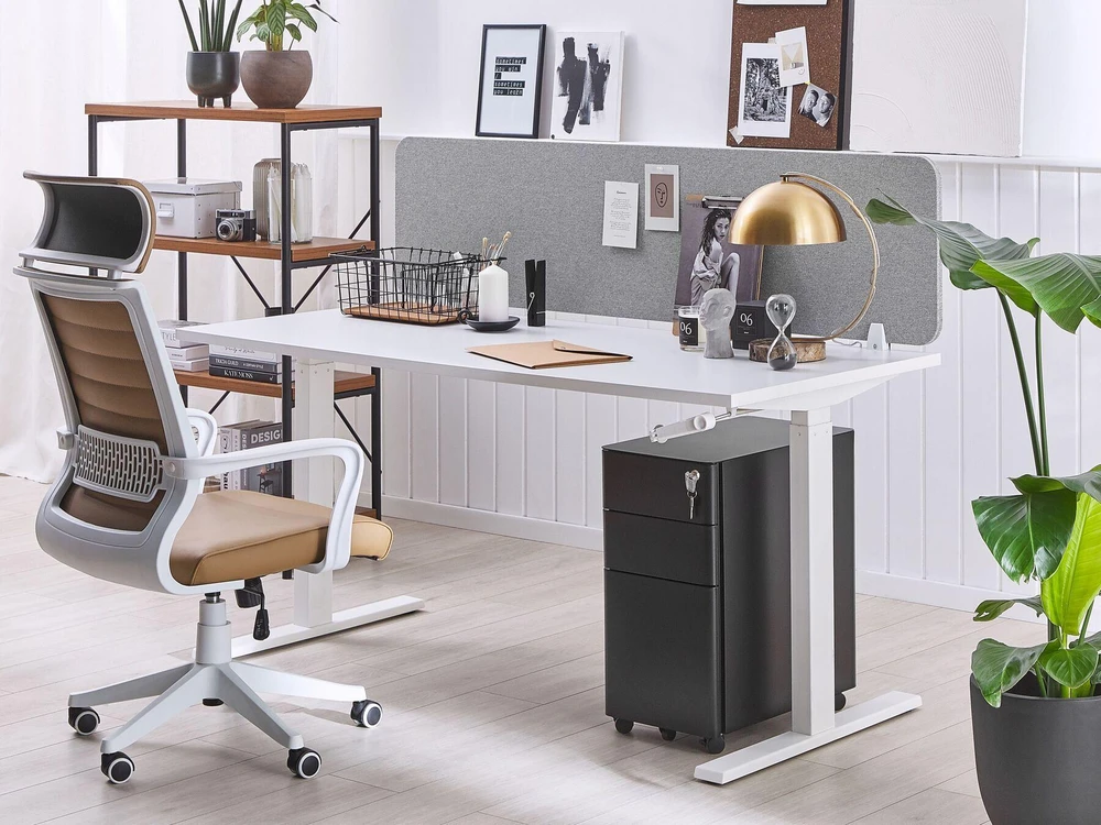 Beliani Rašomojo stalo pertvara WALLY 160 x 40 cm šviesiai pilka