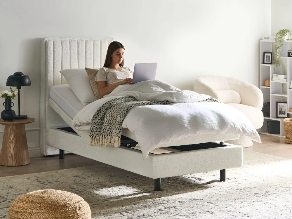 Beliani Reguliuojama lova Boucle CASTELLAN 80 x 200 cm kreminės spalvos