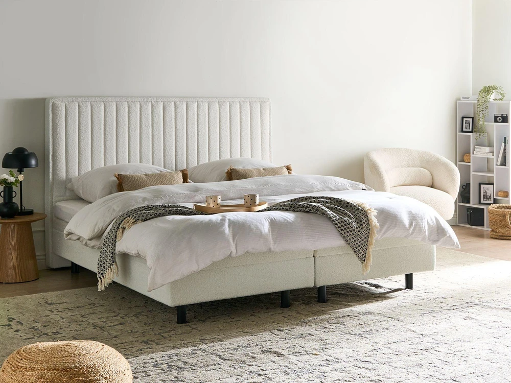 Beliani Reguliuojama lova Boucle CASTELLAN 180 x 200 cm, kreminės spalvos