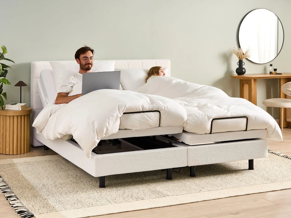 Beliani Reguliuojama lova Boucle DUKE 180 x 200 cm, kreminė balta