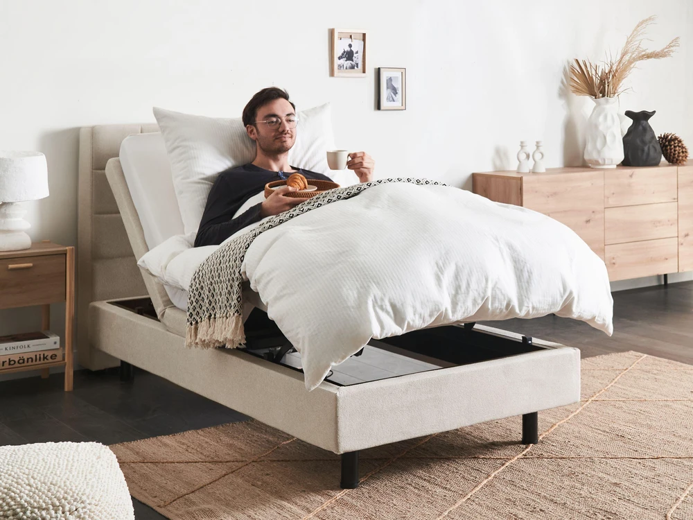 Beliani Reguliuojama lova DUKE 80 x 200 cm šviesiai smėlio spalvos