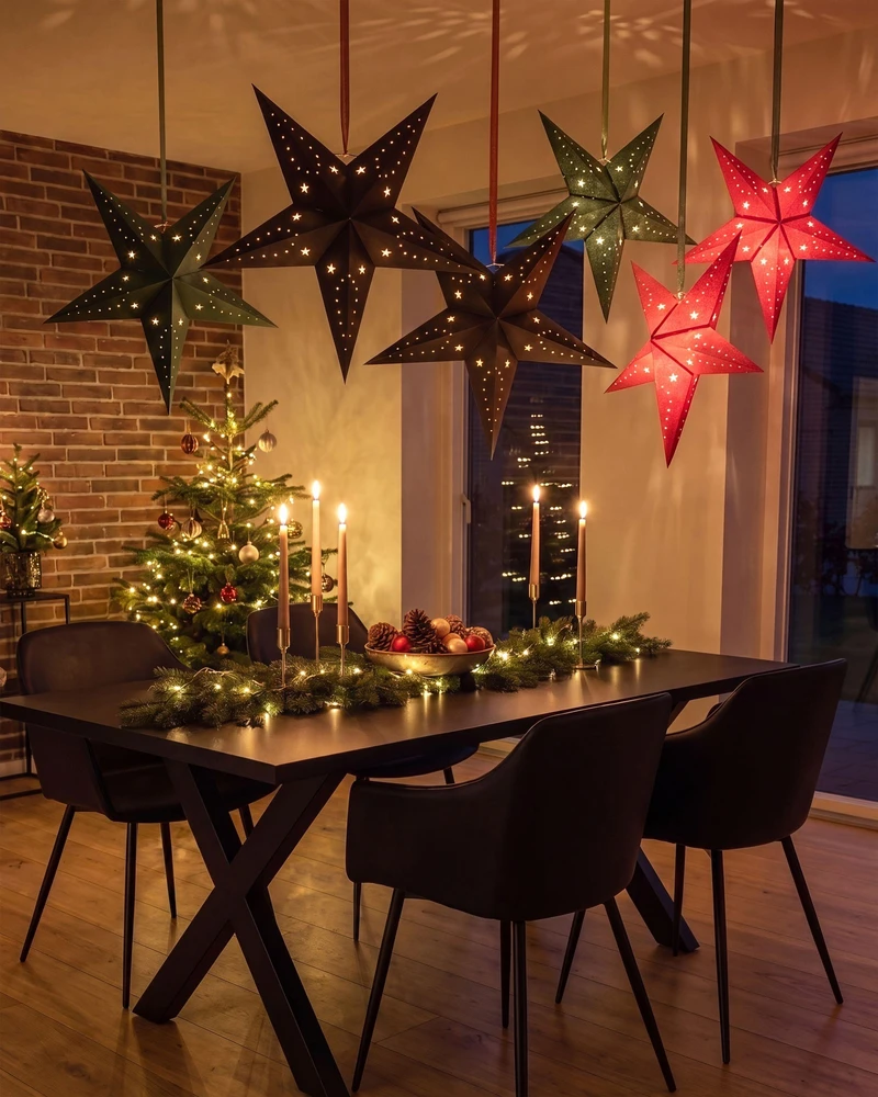 Beliani Rinkinys iš 2 LED pakabinamų dekoracijų MOTTI Žvaigždė 45 cm Juodos spalvos