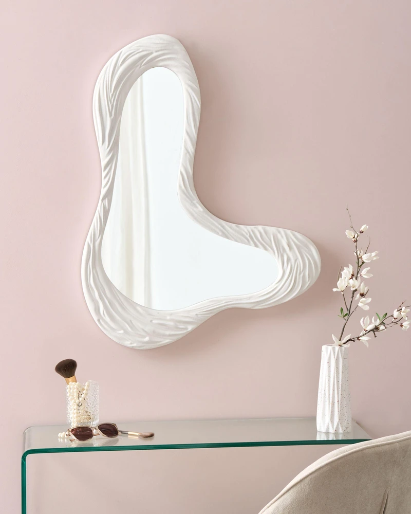 Beliani Sieninis veidrodis GUICLAN 61 cm 83 cm baltas