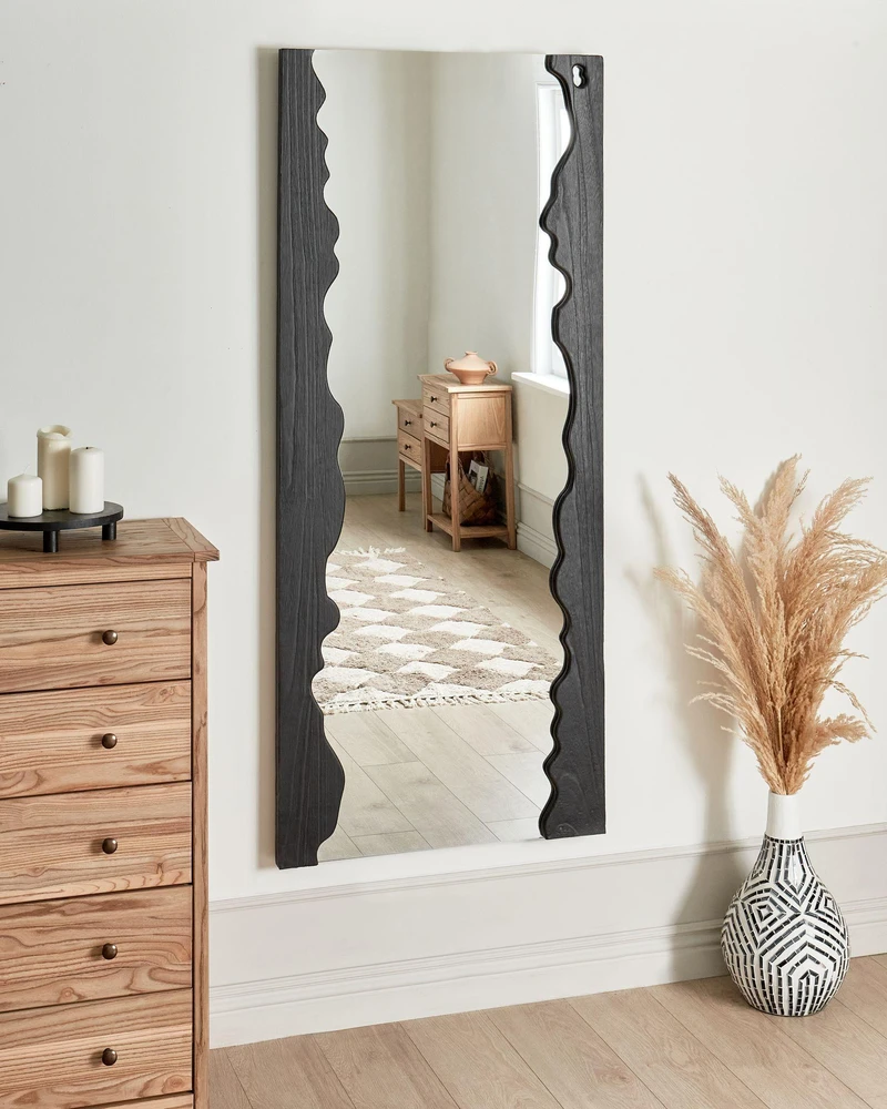 Beliani Sieninis veidrodis SAULLCET 75 cm 175 cm paulownijos mediena, juodas