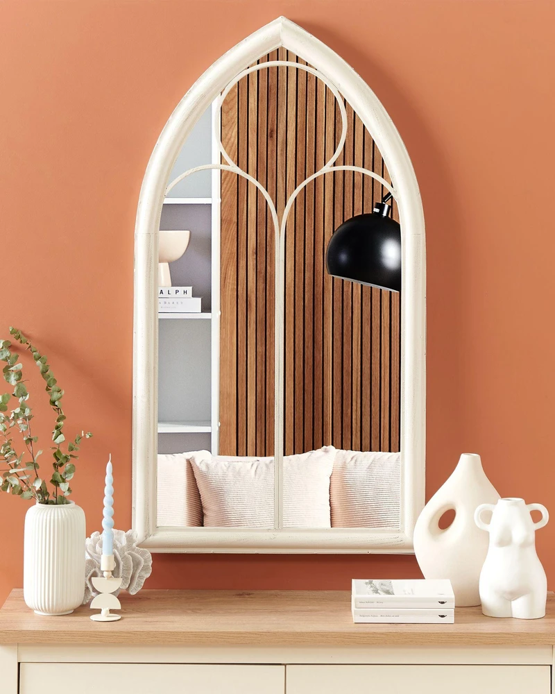 Beliani Sieninis veidrodis TRELLY 62 cm 113 cm metalinis baltas