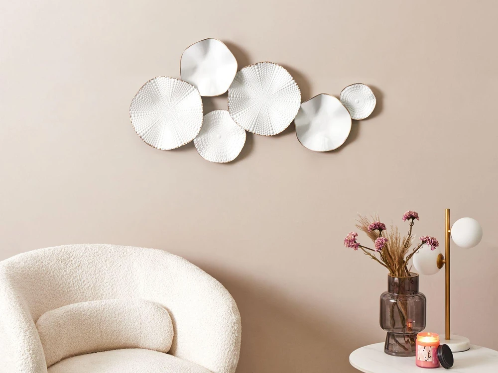 Beliani Sienų dekoracija NEODYNIUM 47 cm metalinė balta