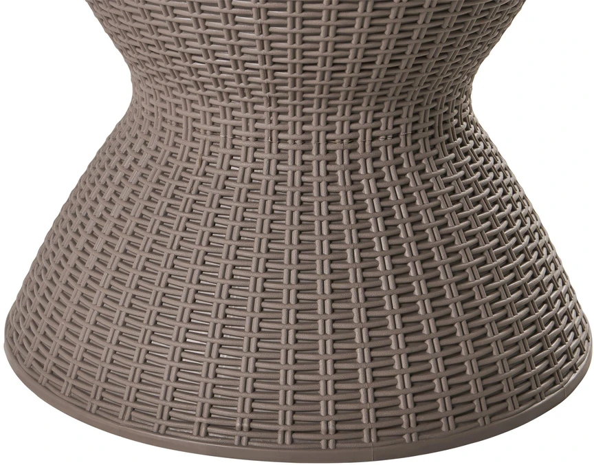 Beliani Sodo baro staliukas su šaldymo funkcija AISA 49 cm 49 cm medžio imitacija ruda