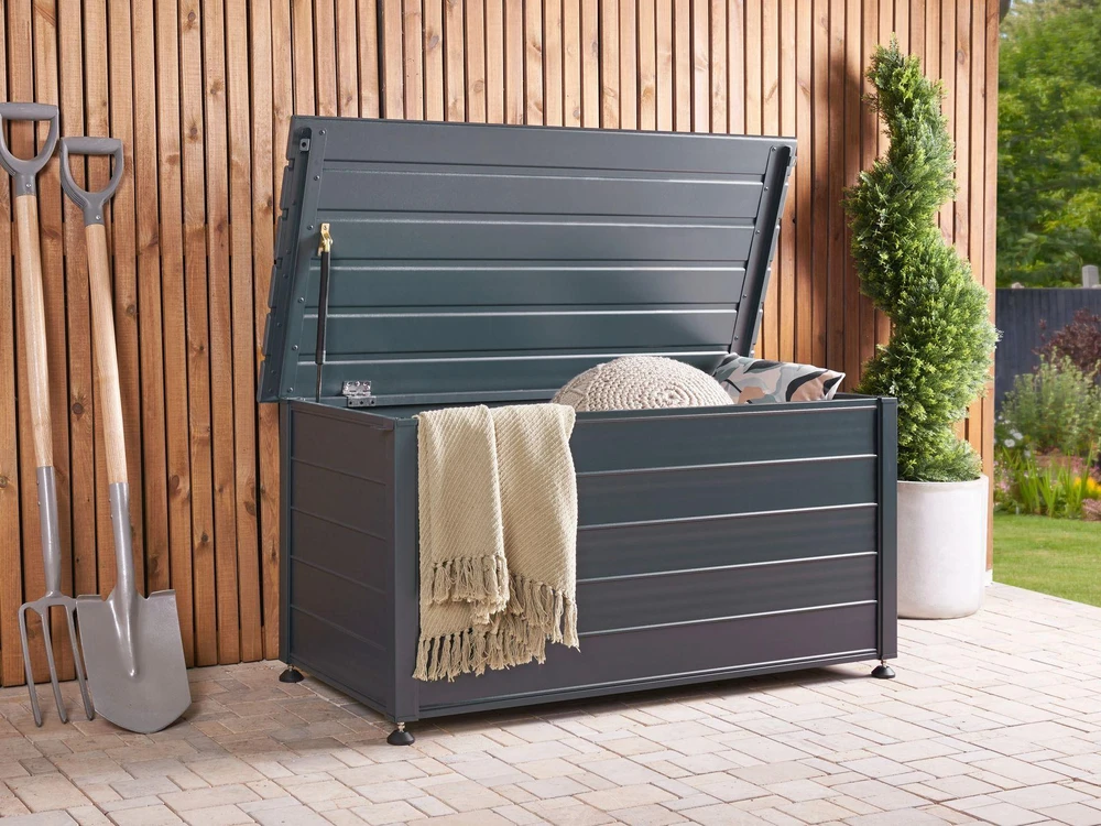 Beliani Sodo dėžė CAMPALTO 123 cm 60 cm tamsiai pilka