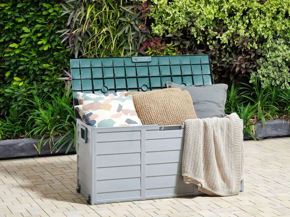 Beliani Sodo dėžė LOCARNO 112 cm 50 cm žalia