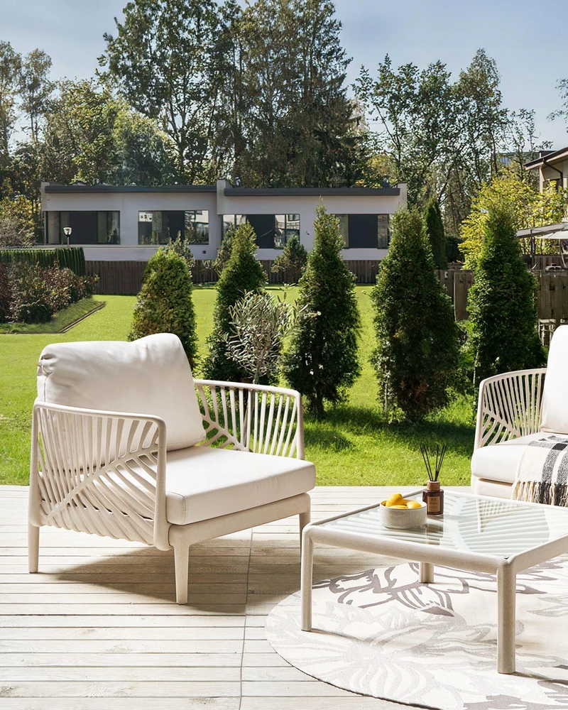 Beliani Sodo fotelis SATURNIA šviesiai smėlio spalvos