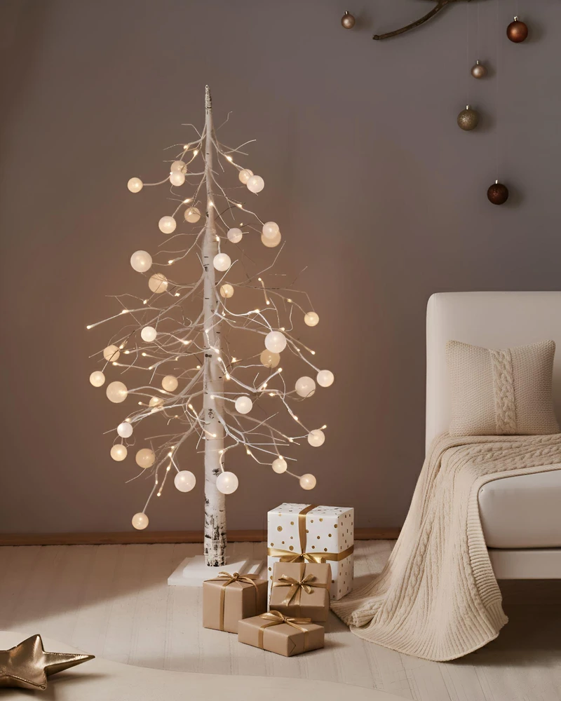 Beliani Sodo LED dekoracija HOLAR Eglutė 122 cm Balta
