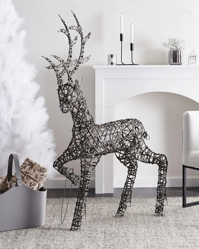 Beliani Sodo LED dekoracija HUSAVIK elnias 140 cm sidabrinė