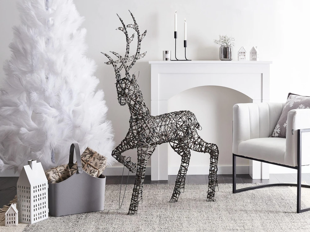 Beliani Sodo LED dekoracija HUSAVIK elnias 140 cm sidabrinė