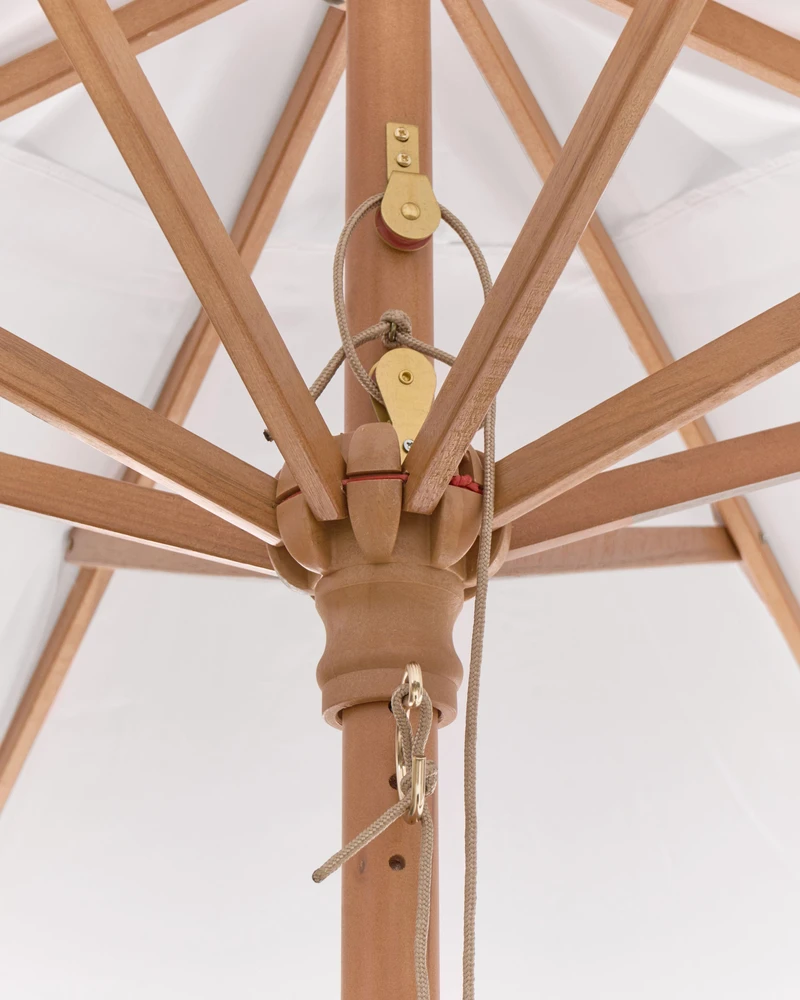 Beliani Sodo skėtis 270 cm TOSCANA kreminės baltos spalvos