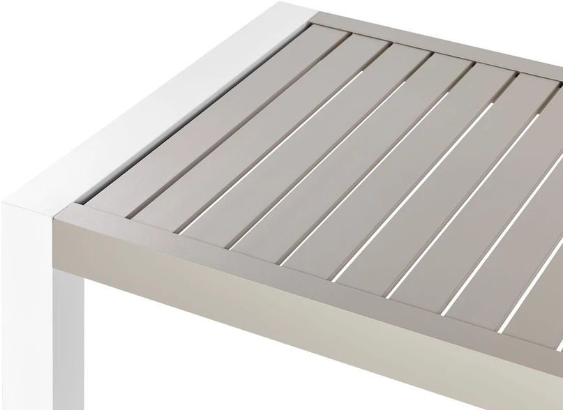 Beliani Sodo stalas CASTELLA 120 cm 70 cm metalinis smėlio spalvos