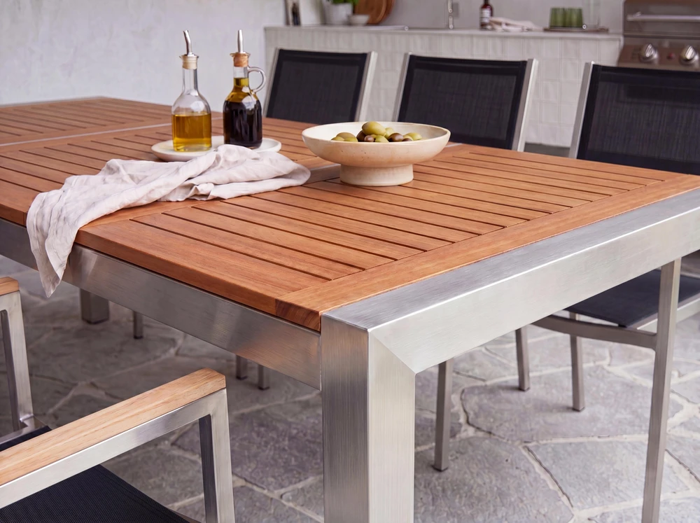 Beliani Sodo stalas GROSSETO 220 cm 100 cm Eukalipto mediena Ruda