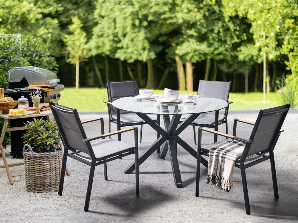 Beliani Sodo stalas MALETTO, 120 cm, stiklas, juodas