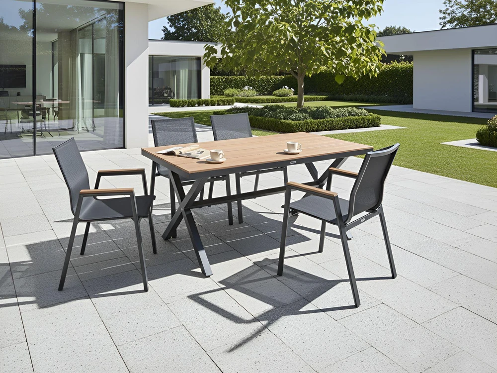 Beliani Sodo stalas TIANO 160 cm 90 cm metalinis juodas