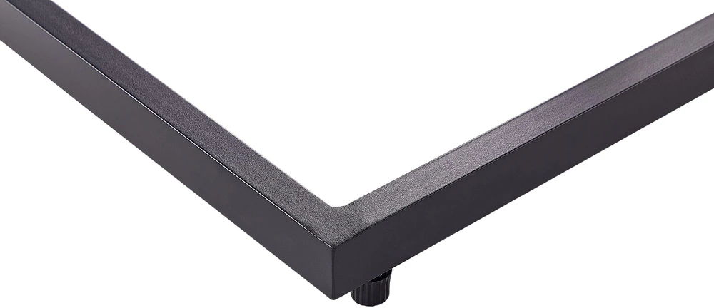 Beliani Sodo staliukas MESSINA 60 cm 35 cm juodas