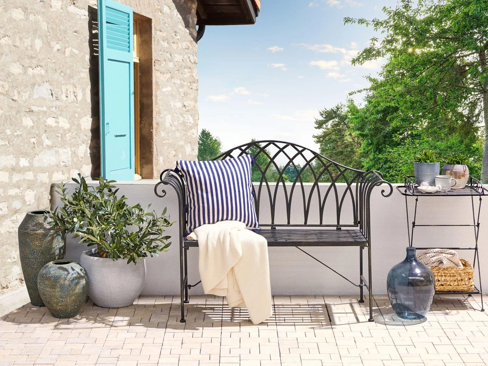 Beliani Sodo suoliukas MILAZZO 130 cm metalinis juodas