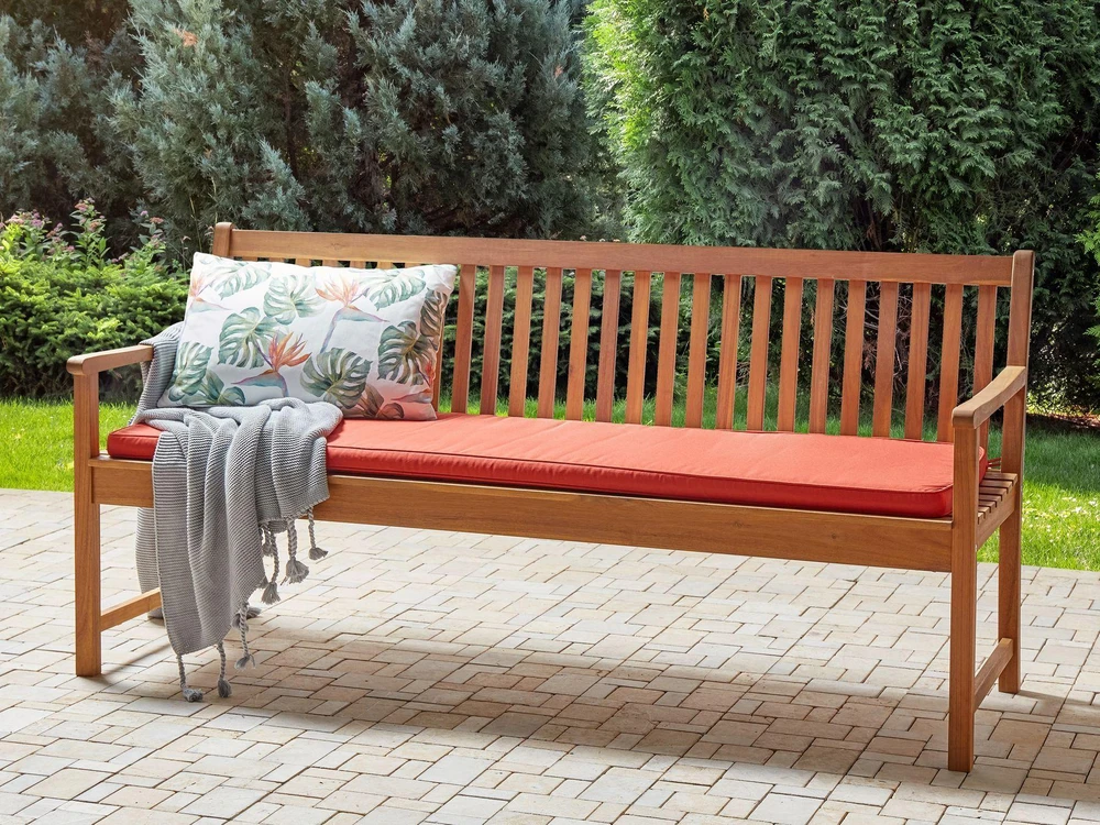 Beliani Sodo suoliukas su pagalvėle VIVARA 180 cm, sertifikuota akacijos mediena, bordinis