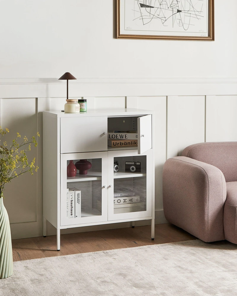 Beliani Spintelė su stiklinėmis durelėmis ESHOLT metalinė 80 cm, balta