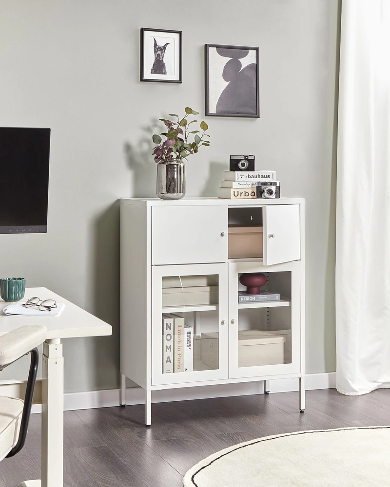 Beliani Spintelė su stiklinėmis durelėmis ESHOLT metalinė 80 cm, balta
