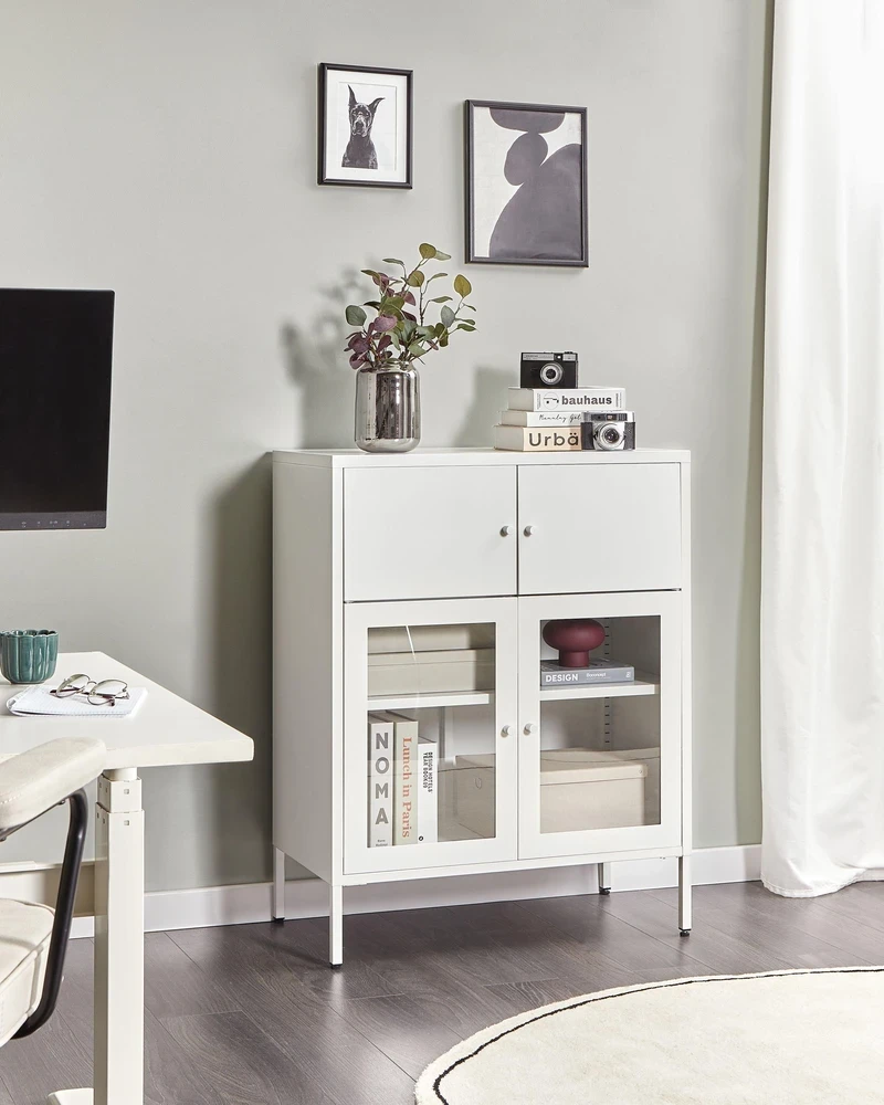 Beliani Spintelė su stiklinėmis durelėmis ESHOLT metalinė 80 cm, balta
