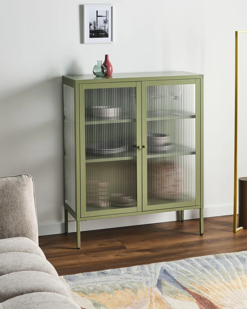 Beliani Spintelė su stiklinėmis durelėmis LERRYN metalinė 90 cm žalia