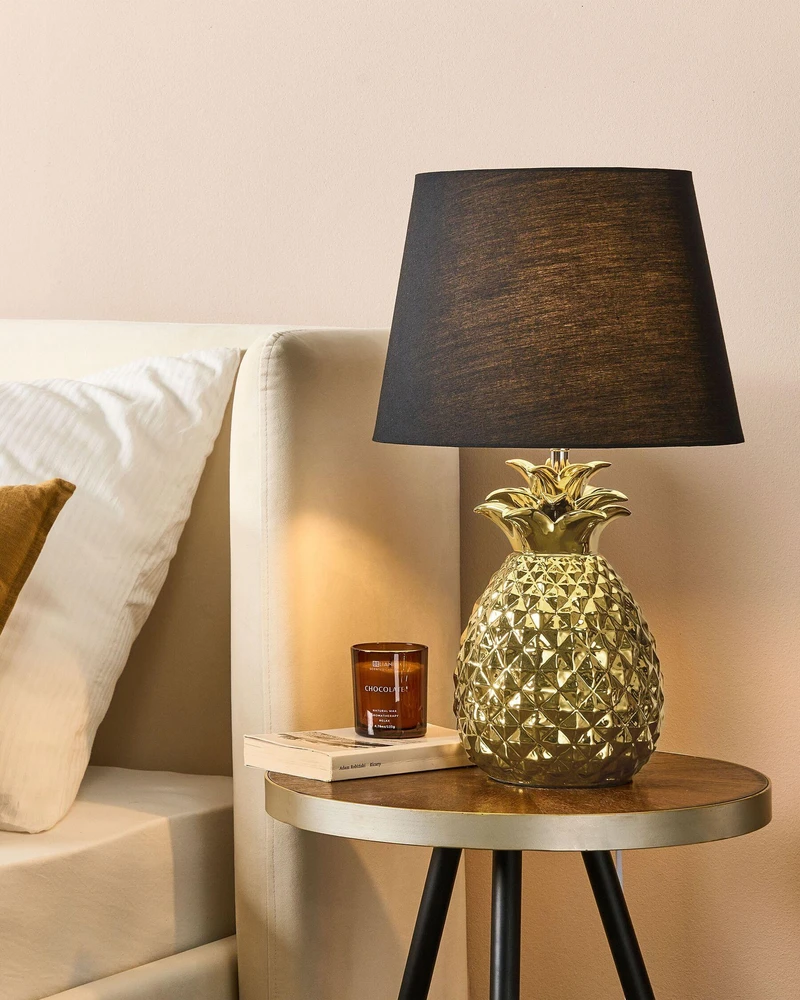 Beliani Stalinė lempa PINEAPPLE keramikinė auksinė