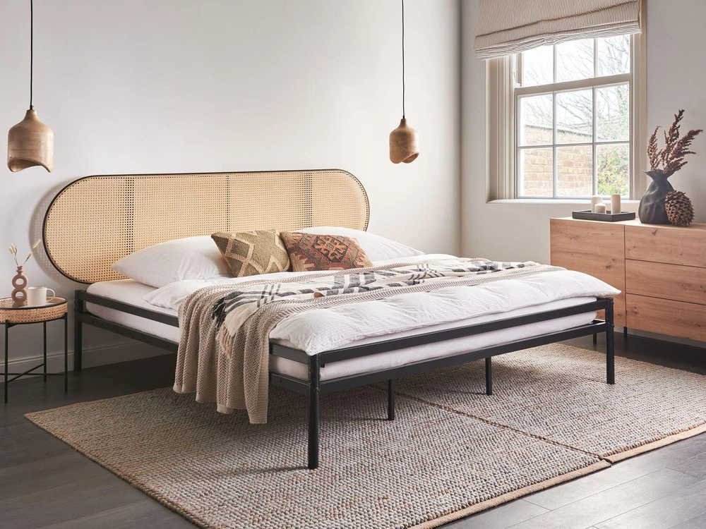 Beliani Technorattano lova BOULIN 180 x 200 cm Juoda