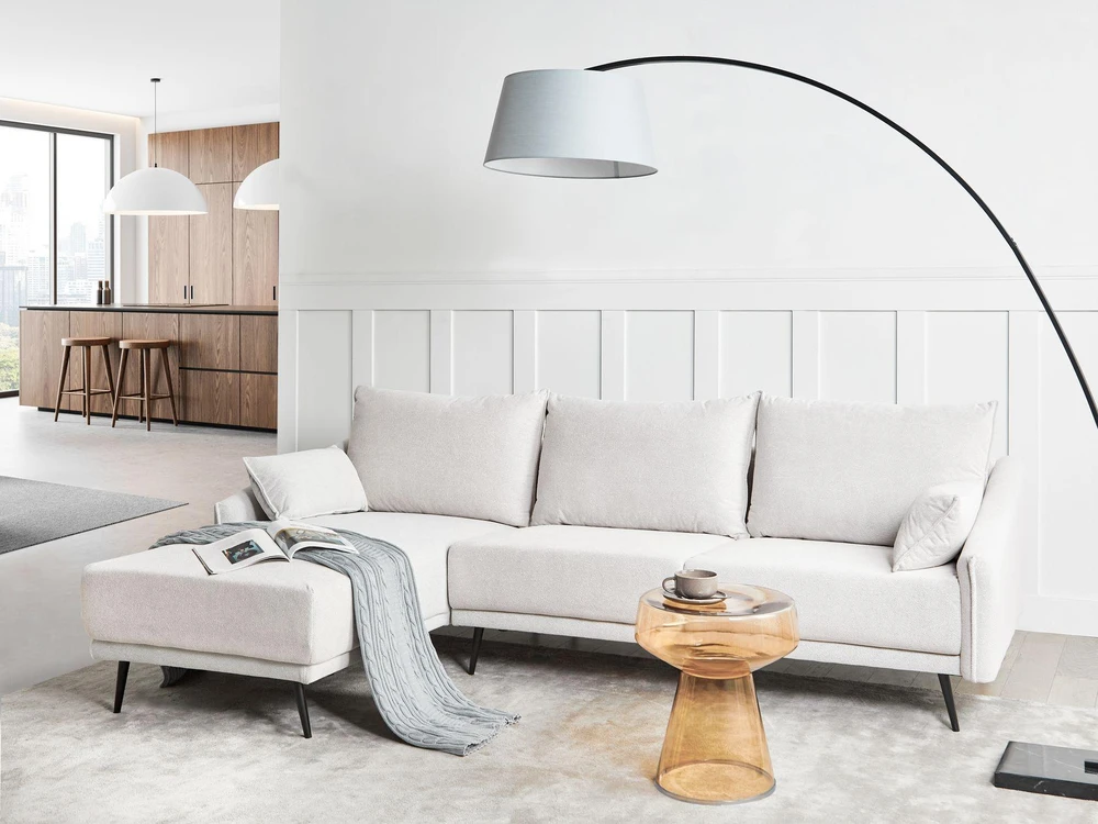 Beliani Trijų vietų kampinė sofa VARDE, balta (kreminė), dešininė