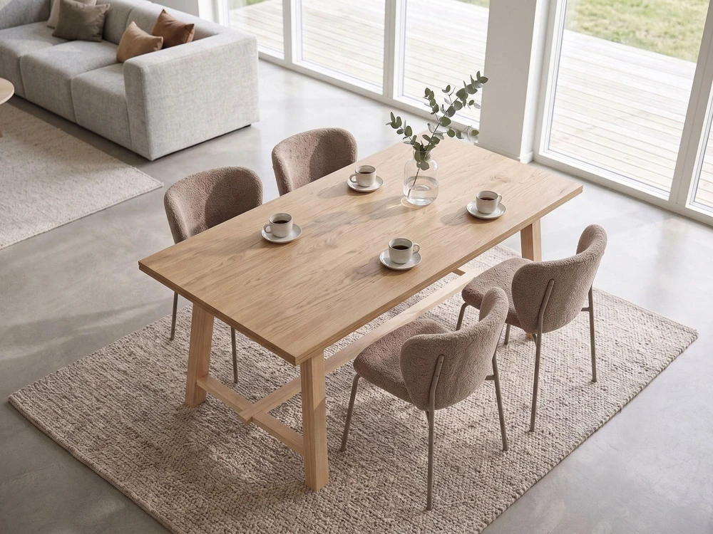 Beliani Valgomojo stalas BARNES natūralaus uosio spalvos, 160 cm x 90 cm