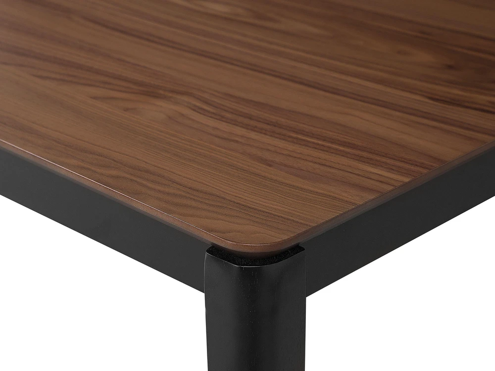 Beliani Valgomojo stalas CEDAR tamsaus riešutmedžio spalvos 135 cm 80 cm