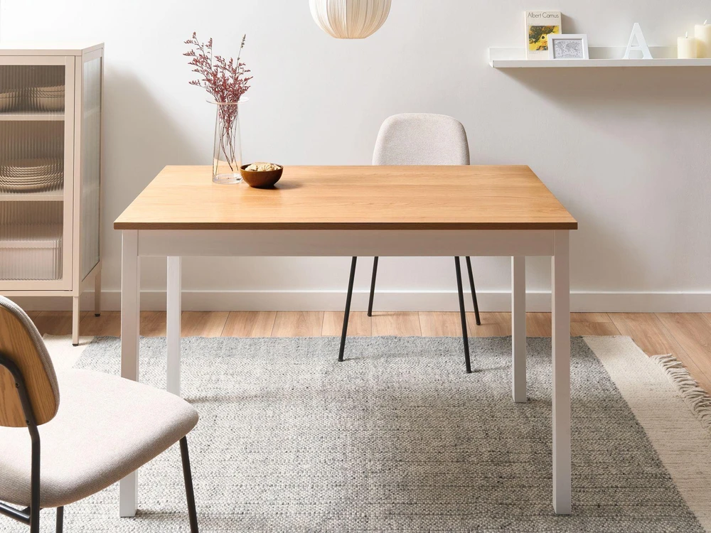 Beliani Valgomojo stalas HOUSTON šviesaus ąžuolo spalvos 125 cm 75 cm