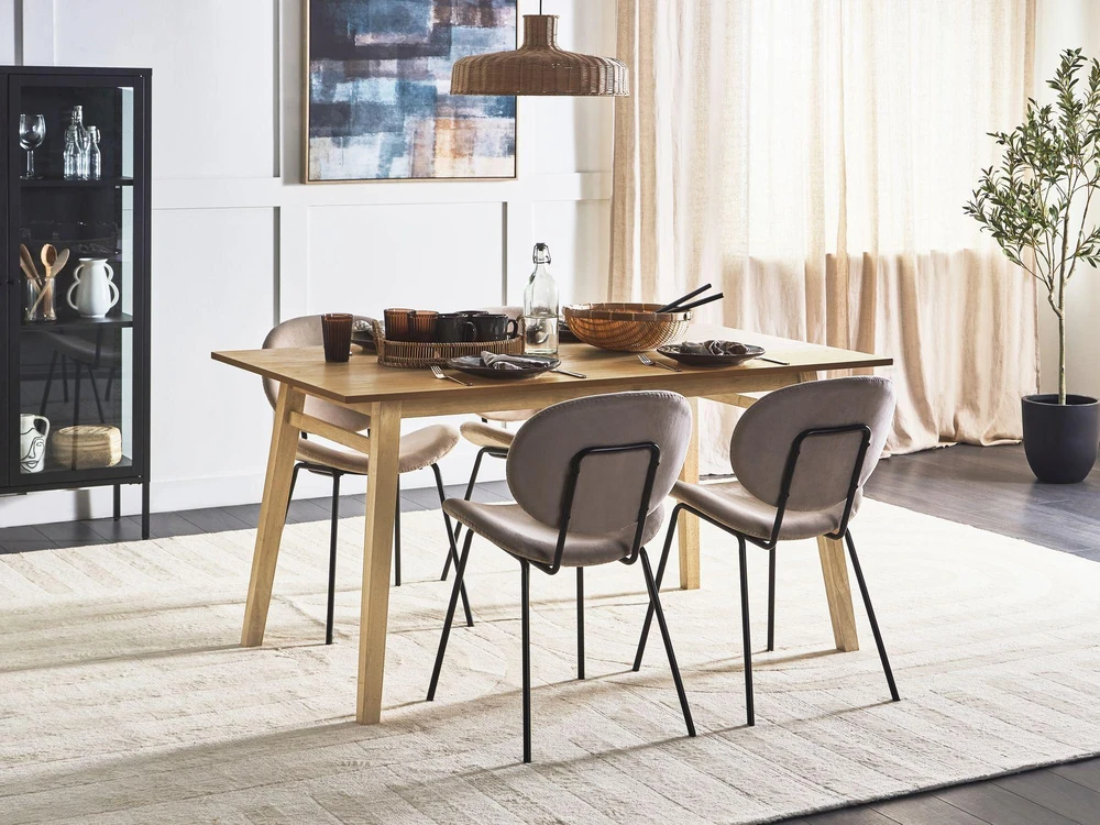 Beliani Valgomojo stalas VARLEY natūralaus uosio spalvos 150 cm x 90 cm