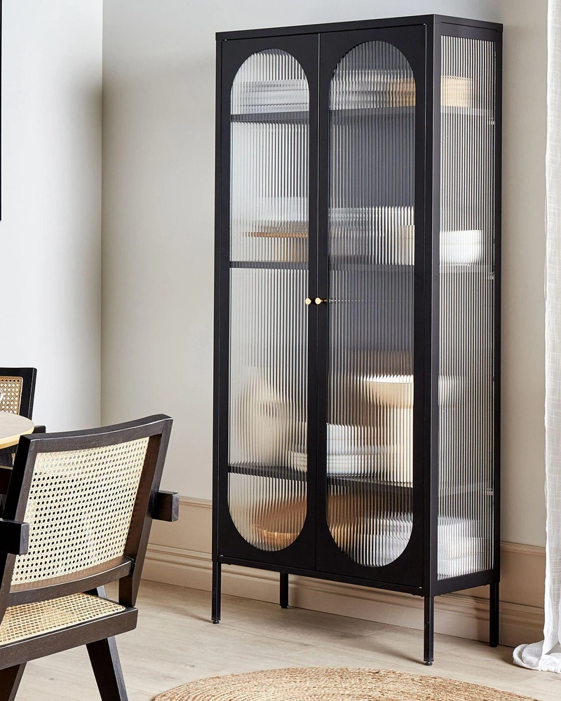 Beliani Vitrina „FOXTON“ su stikline spintele, 80 cm, metalinė, juoda