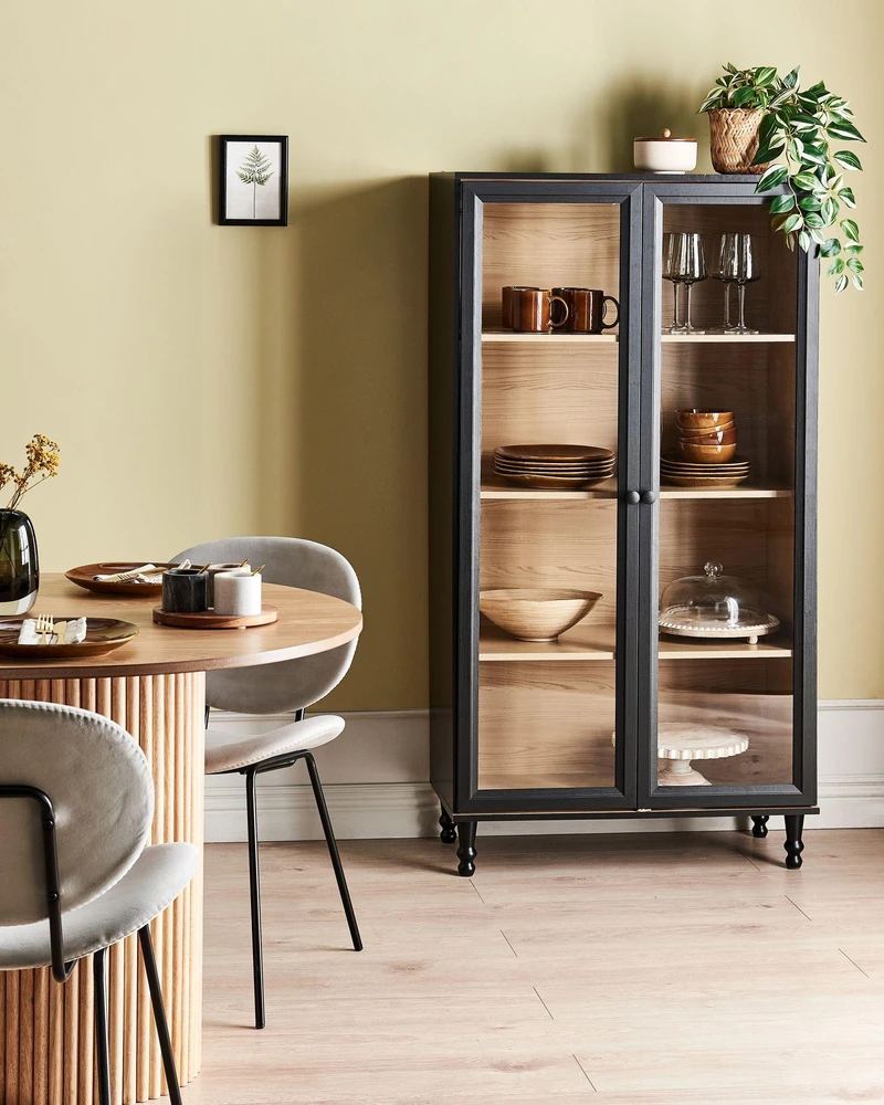 Beliani Vitrina su stiklinėmis durelėmis TINGLEDALE 80 cm juoda
