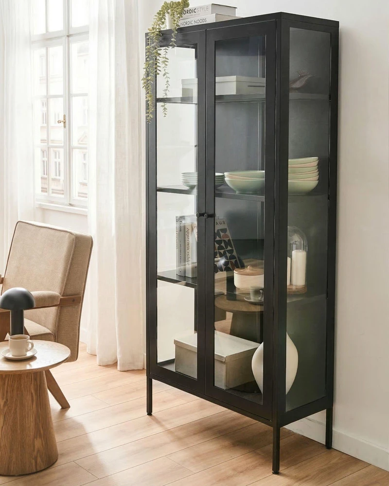 Beliani Vitrina su stiklinėmis durelėmis HARTY metalinė 80 cm juoda