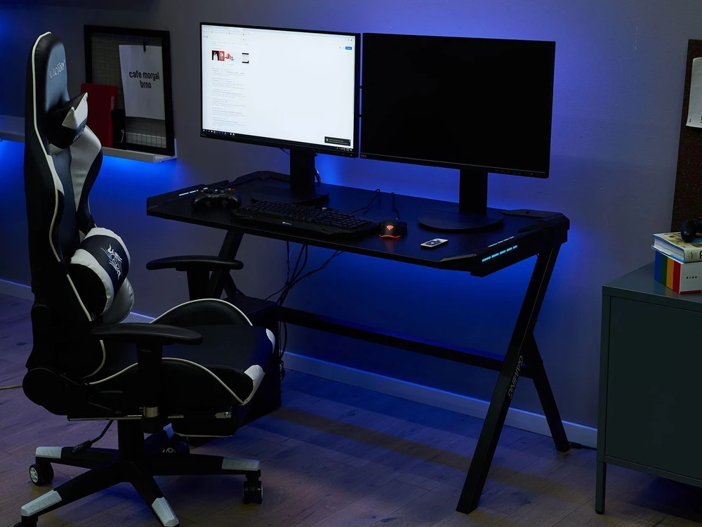 Beliani Žaidimų stalas DANVERS juodas 120 cm 60 cm RGB LED