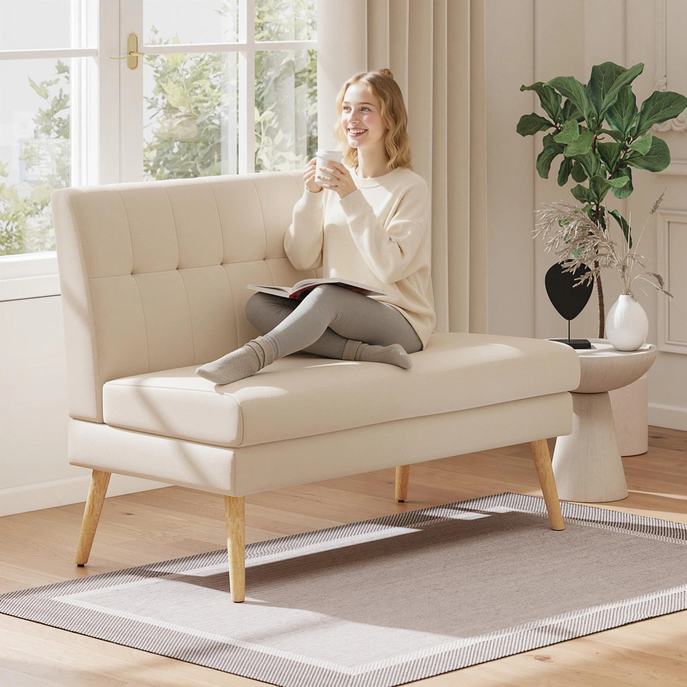 2 vietų sofa, dygsniuotas atlošas, medinės kojelės, storas paminkštinimas, lino išvaizda, mažiems kambariams, smėlio spalvos