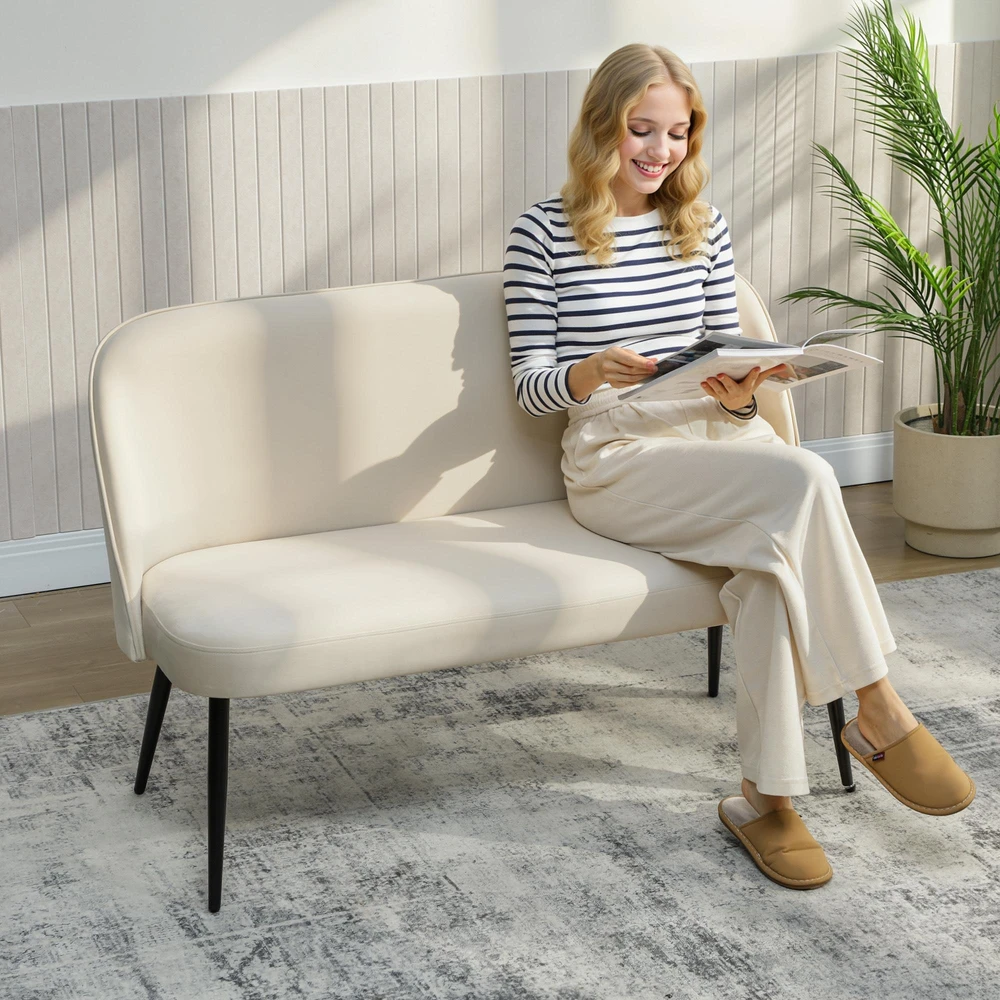 Dvivietė sofa, moderni minkšta sofa su metaliniu ir mediniu rėmu, aksominio audinio apmušalai, smėlio spalvos