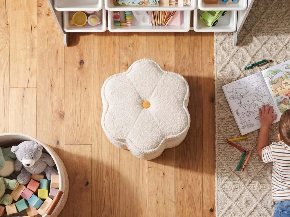 Fotelis Beliani Pufas su daiktadėže FLOWER Boucle, balta, gėlės formos