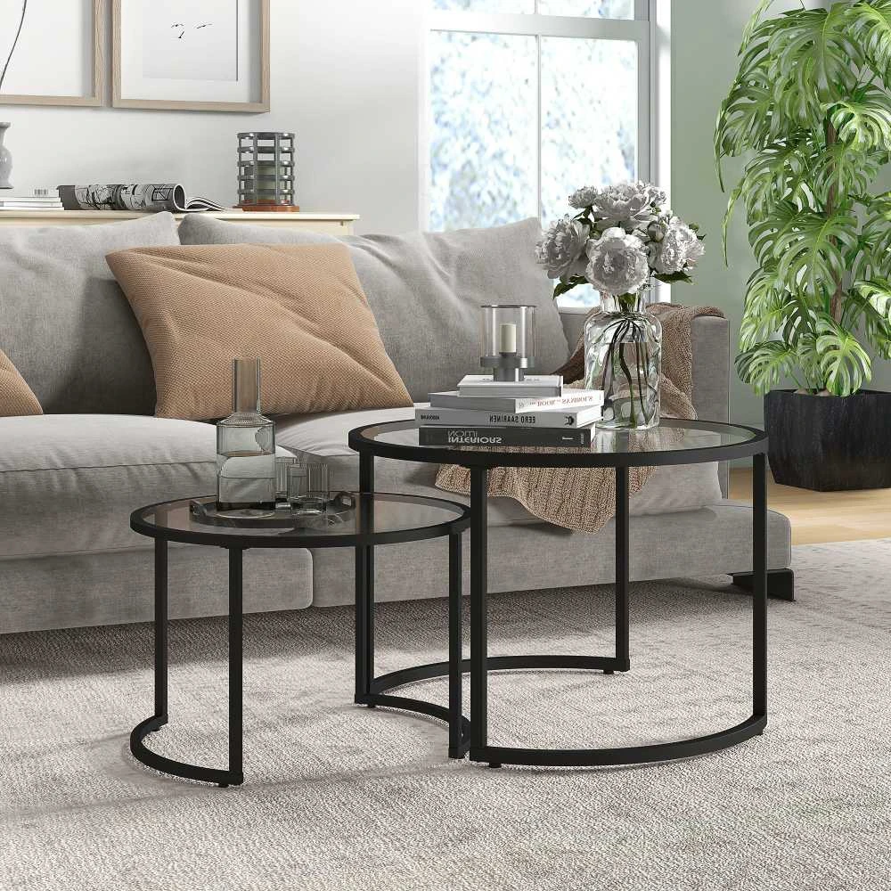 HOMCOM 2 dalių kavos staliukų komplektas, šoninis staliukas su juodu plieniniu rėmu, svetainės stalas, kavos staliukas su grūdinto stiklo stalviršiu, iš dalies sudedami vienas į kitą